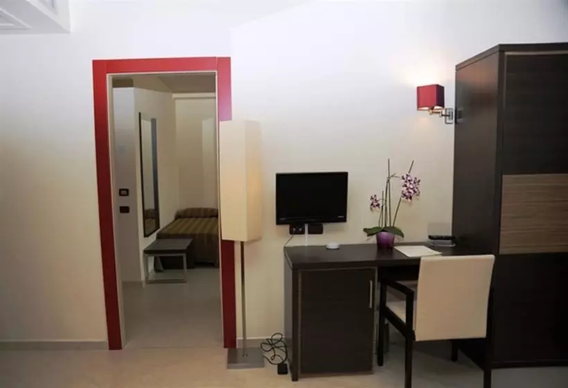 اتاق استاندارد چهار تخته, Viola Palace