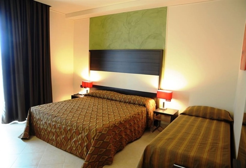 اتاق استاندارد چهار تخته, Viola Palace