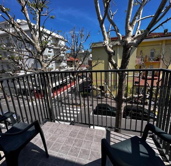 四人标准间, Morfeo   Young People Hotels