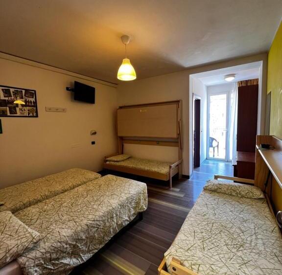 四人标准间, Morfeo   Young People Hotels