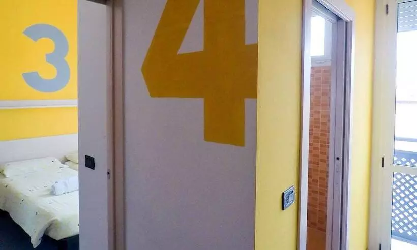 スタンダード4人部屋, Morfeo Young People Hotels