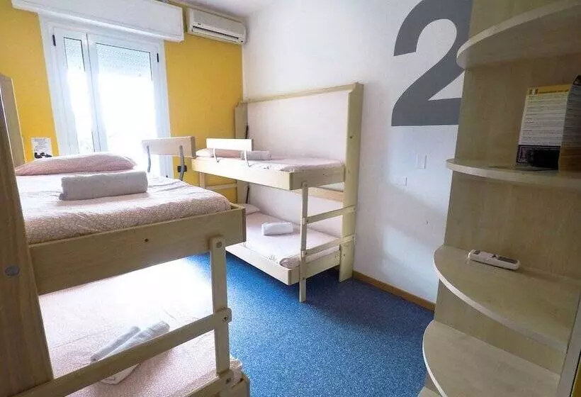 スタンダード4人部屋, Morfeo Young People Hotels