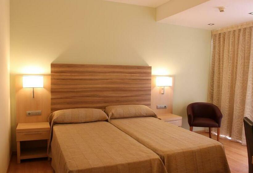 Номер Стандарт с Балконом, Riviera Beachotel - Adults Recomended