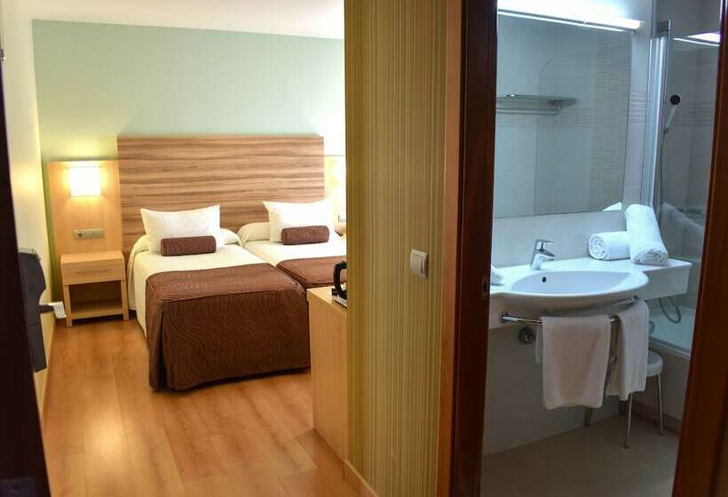 Номер Стандарт с Балконом, Riviera Beachotel - Adults Recomended