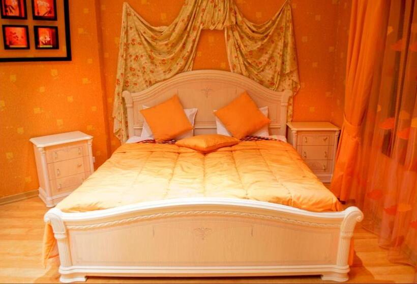 자쿠지 스위트, Ivy Boutique