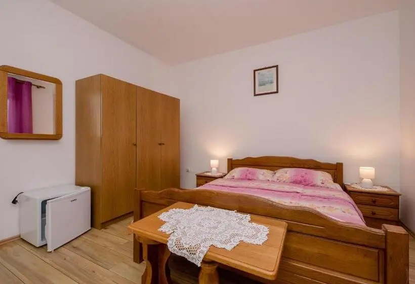 オーシャンビュースタンダードルーム, B&b Rooms Marijana