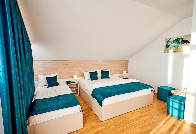 펜트하우스 룸, Roxy & Maryo  Restaurant  Terasa  Loc De Joaca Pentru Copii  Parcare Gratuita