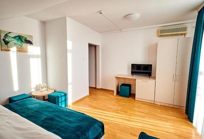 펜트하우스 룸, Roxy & Maryo  Restaurant  Terasa  Loc De Joaca Pentru Copii  Parcare Gratuita