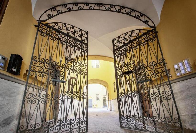 سوییت جونیور, Palazzo Le Poste Suite And Apartments