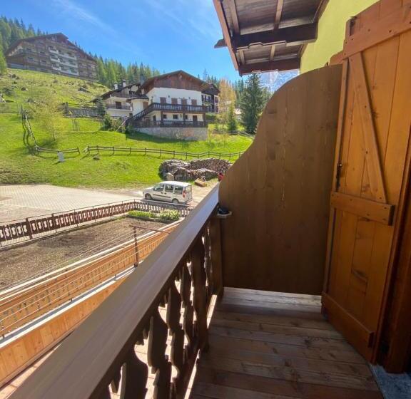 غرفة قياسية رباعية, Garni Al Barance