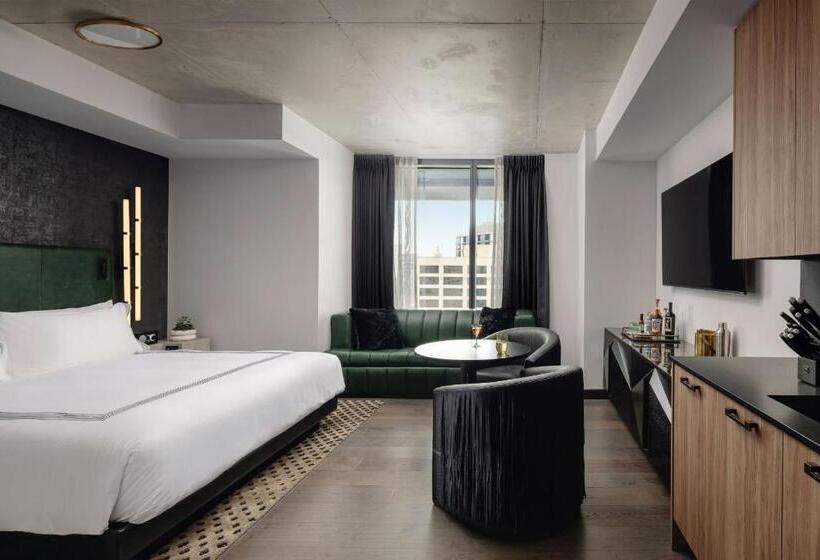 إستوديو قياسى, Thompson Austin, By Hyatt