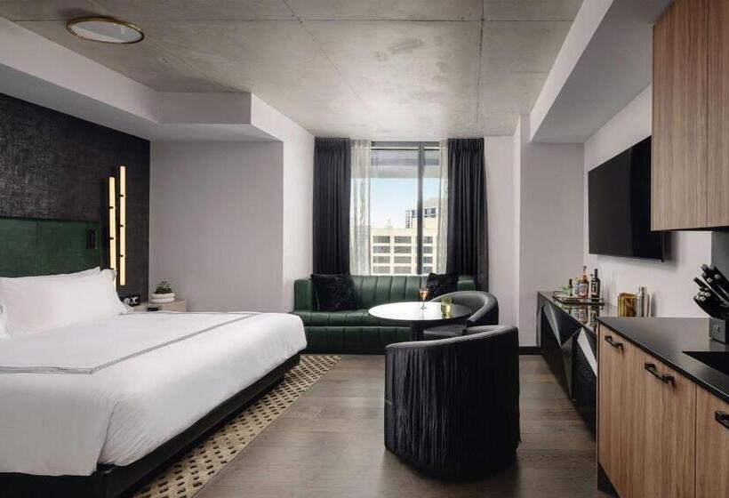 إستوديو قياسى, Thompson Austin, By Hyatt