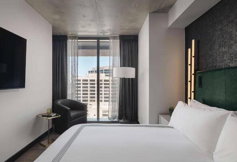 جناح, Thompson Austin, By Hyatt