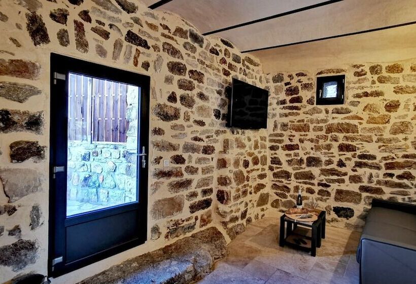 Дом 1 Спальня, Magnifique Gîte En Pierres 6 Personnes Avec Piscine Privée Ardèche Plein Sud