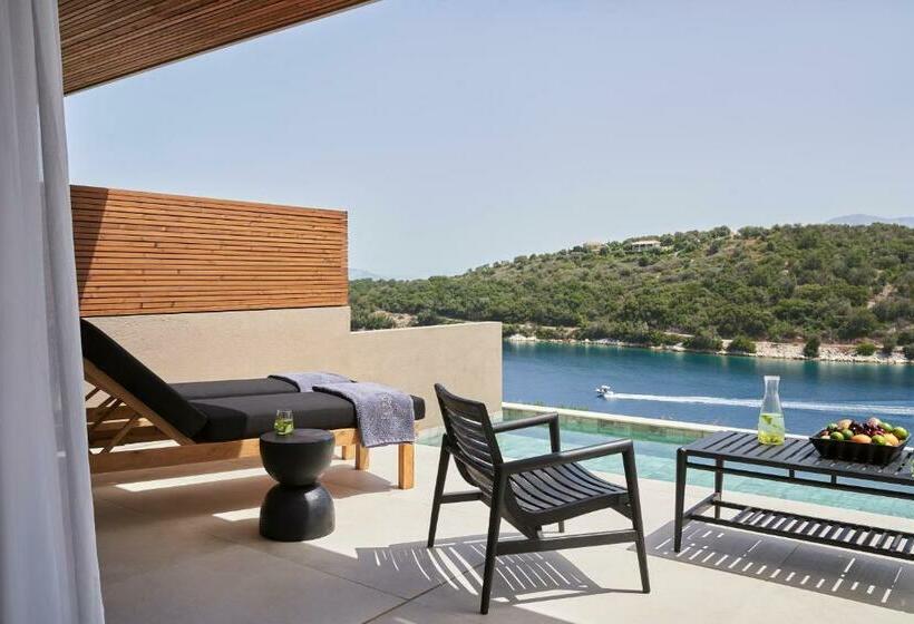 سوییت با چشم‌انداز دریا, Azur Retreat