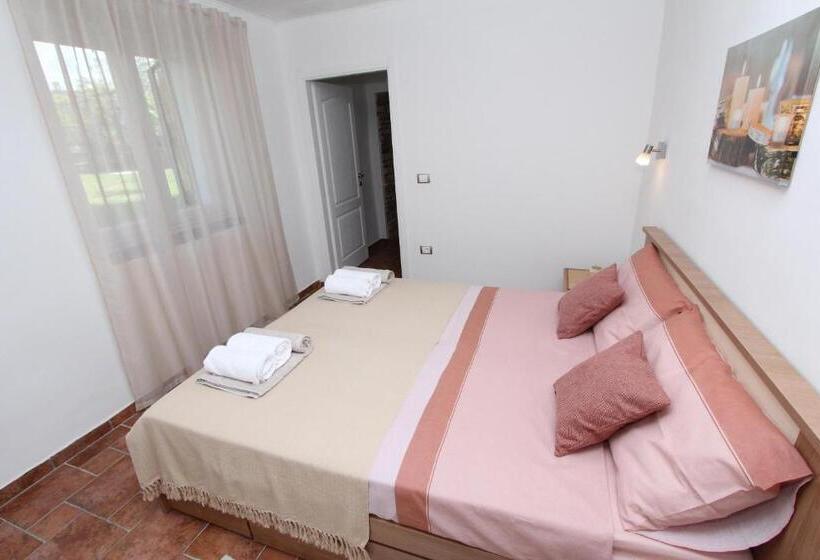 침실 2개 아파트, Guest House Milotic