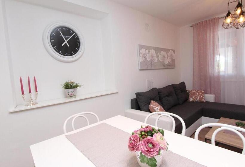 침실 2개 아파트, Guest House Milotic