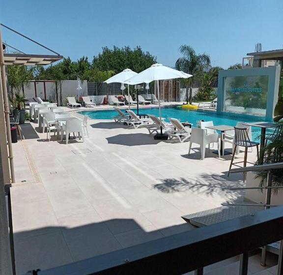 Superior suite with pool view, Sapphire Horizon Suites