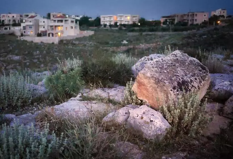 استودیوی استاندارد, Areti Aparthotel