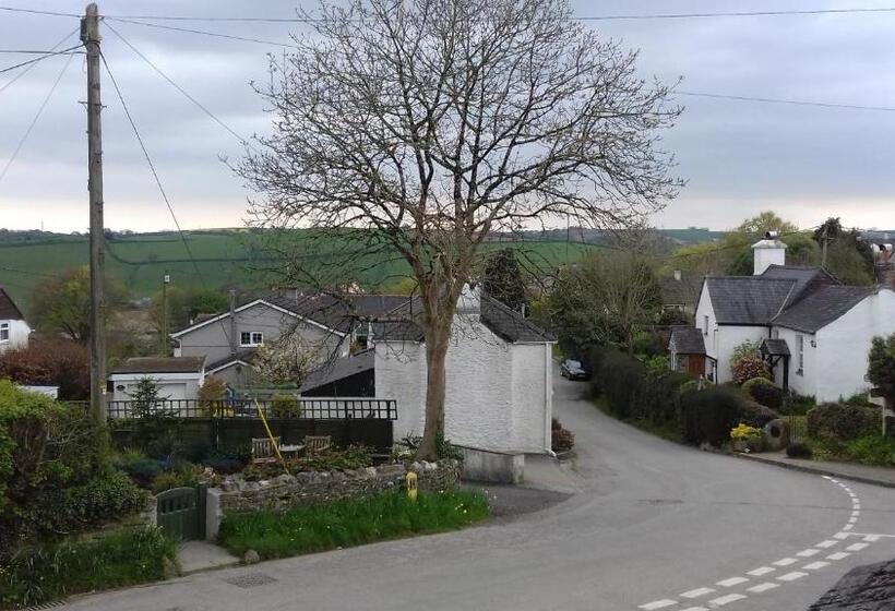 수피리어 룸, The Weary Friar Inn