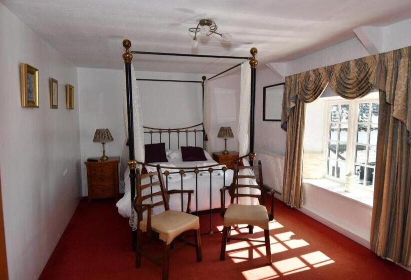 수피리어 룸, The Weary Friar Inn