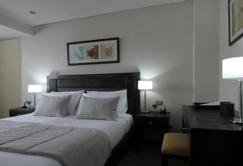 سوییت اجرایی, 8 De Octubre