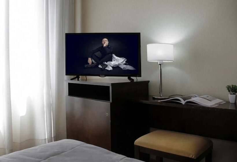 اتاق سوپریور سه تخته, 8 De Octubre