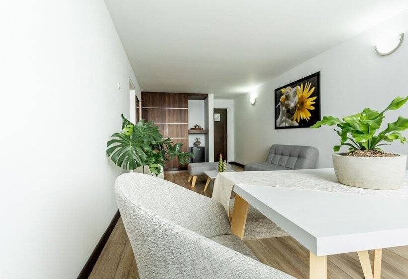 חדר סטנדרט, Carretero