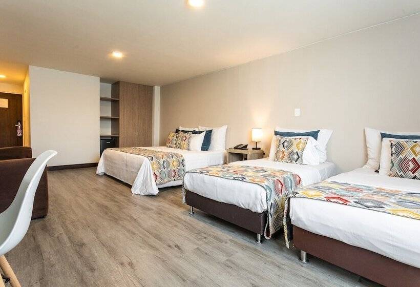 חדר סטנדרט לשלושה, Carretero