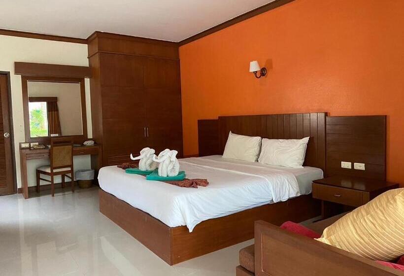 Бунгало Deluxe, Beach Bungalow At Lanta Resort