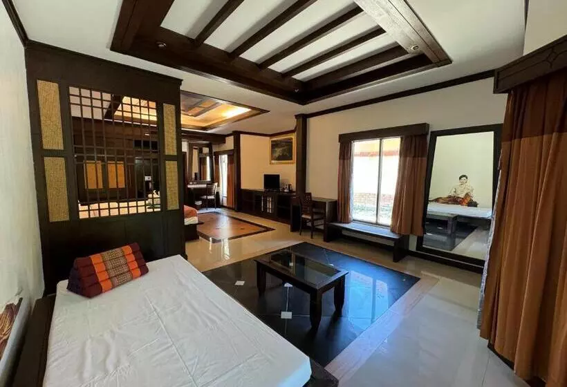 سوییت با چشم‌انداز باغ, Beach Bungalow At Lanta Resort