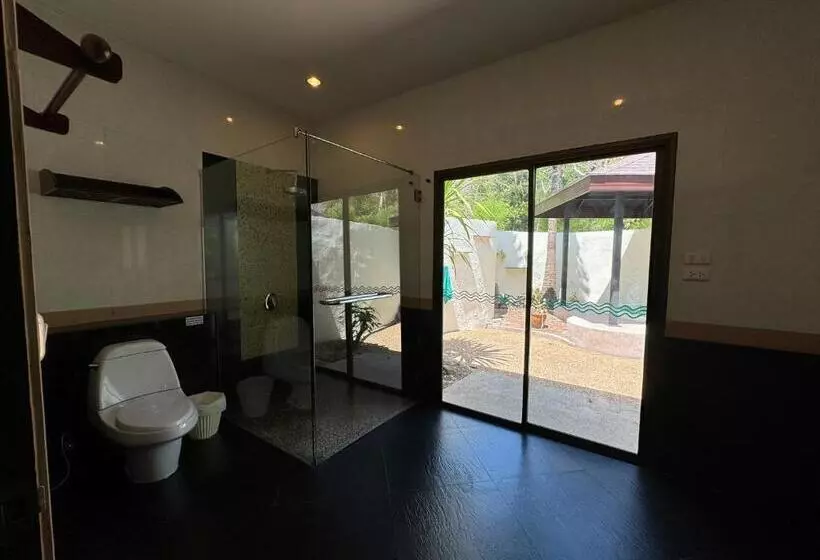 سوییت با چشم‌انداز باغ, Beach Bungalow At Lanta Resort