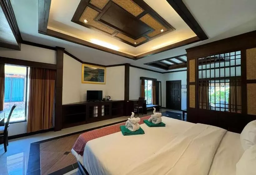 سوییت با چشم‌انداز باغ, Beach Bungalow At Lanta Resort