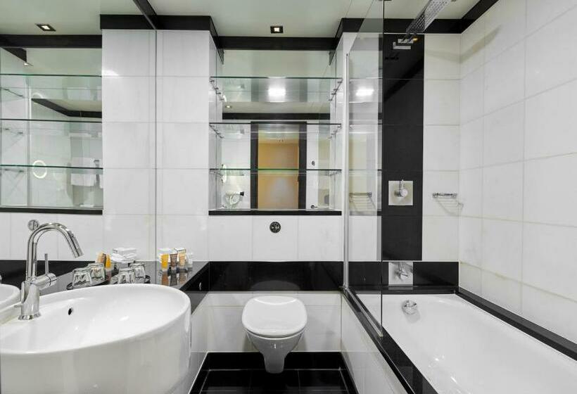 Executive Room, Leonardo Royal London St Paul’s