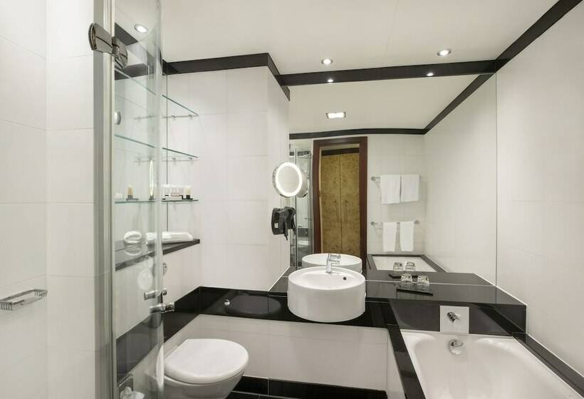 Executive Room, Leonardo Royal London St Paul’s