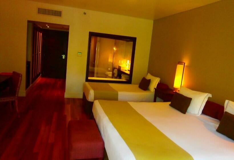 스탠다드 스튜디오, Loi Suites Iguazu