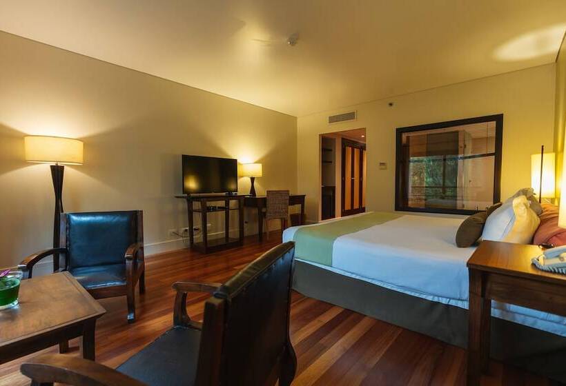 스탠다드 스튜디오, Loi Suites Iguazu