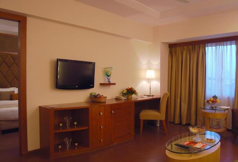 جناح, Lords Plazaankleshwar