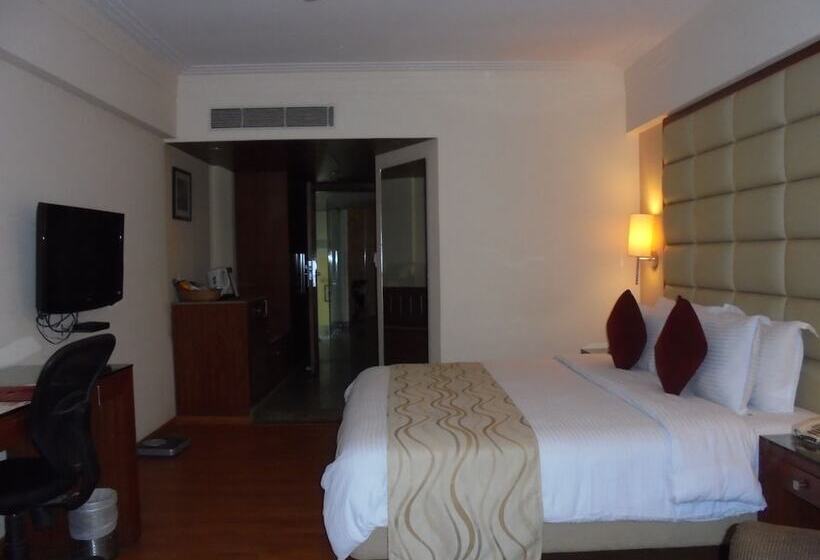 غرفة كلوب, Lords Plazaankleshwar