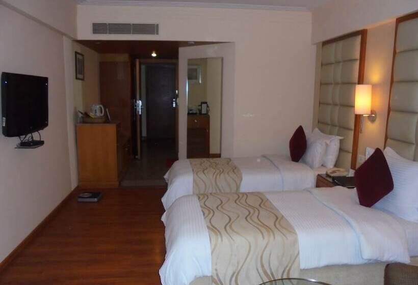 俱乐部房间, Lords Plazaankleshwar