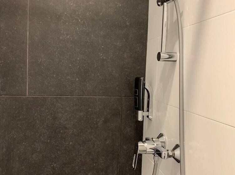 スタンダードトリプルルーム, Orange Tulip