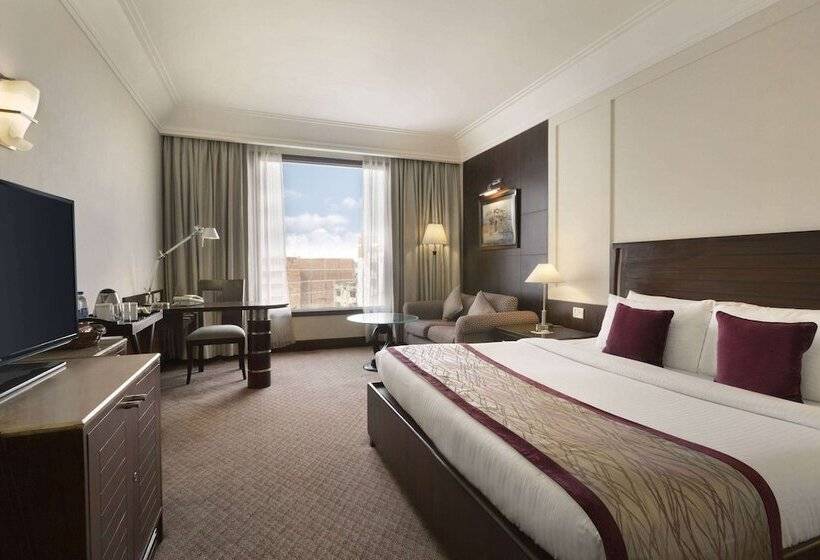 클럽 룸, Ramada Plaza By Wyndham Jhv Varanasi