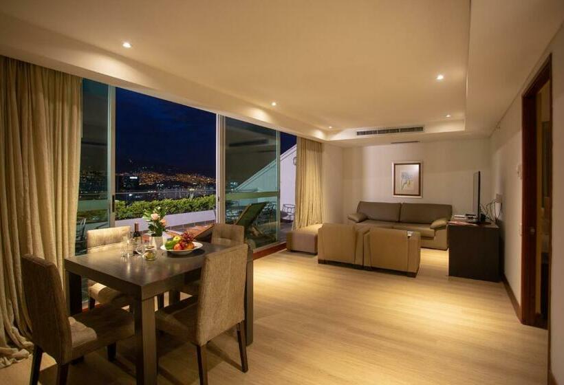 Люкс с Балконом, San Fernando Plaza