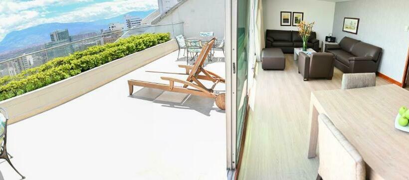 Люкс с Балконом, San Fernando Plaza