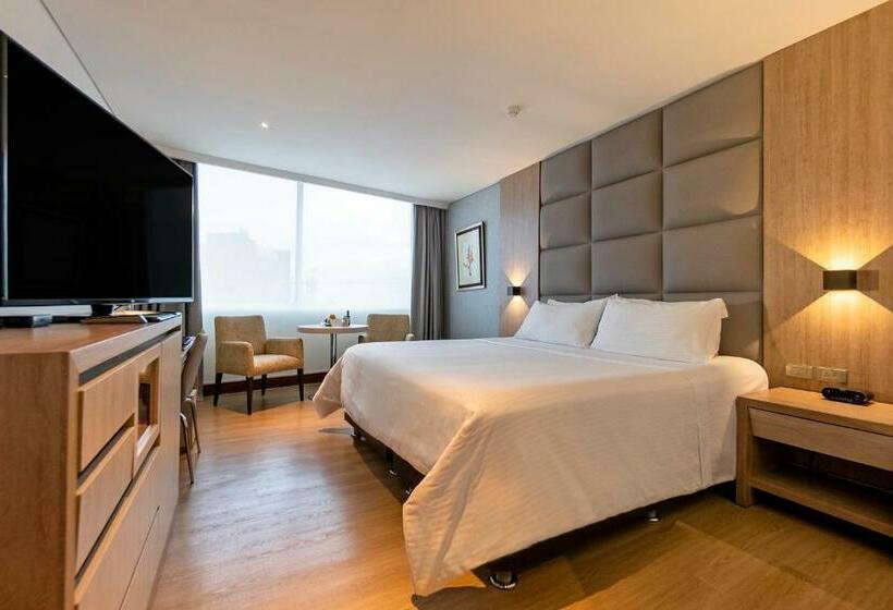 Номер Стандарт, San Fernando Plaza