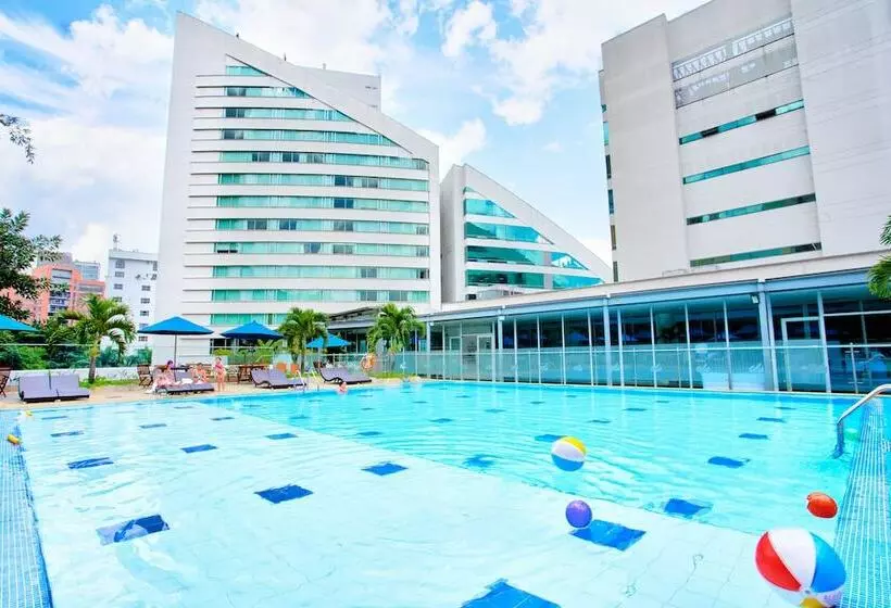 سوییت, San Fernando Plaza