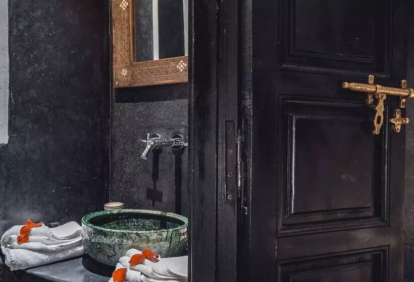 سوییت لوکس, Ambre Epices Medina Riad