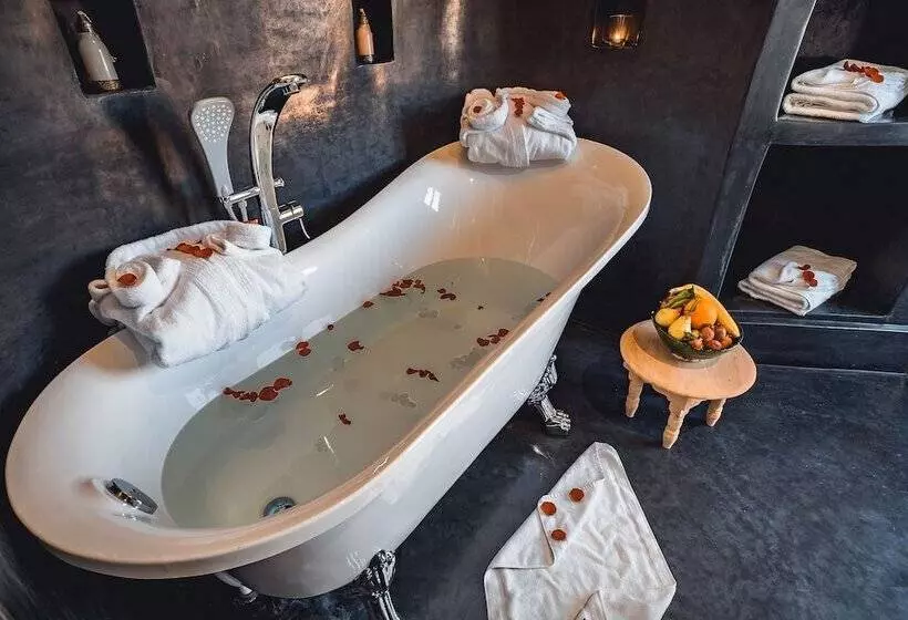 سوییت لوکس, Ambre Epices Medina Riad