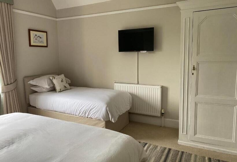 غرفة ديلوكس ثلاثية, Burleigh House B And B