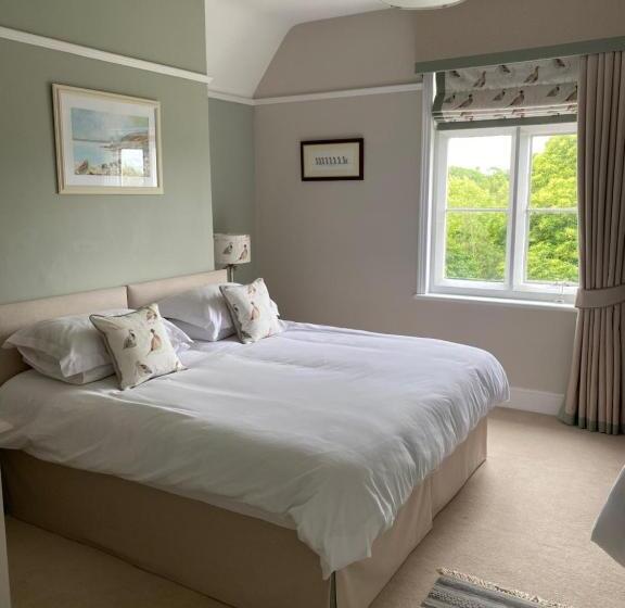 غرفة ديلوكس ثلاثية, Burleigh House B And B